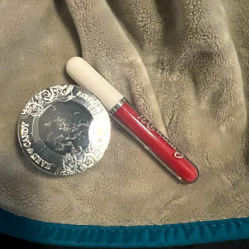 Hard candy eyeshadow called black hole. And Cmaa DU LIP MATTE LIPSTICK
